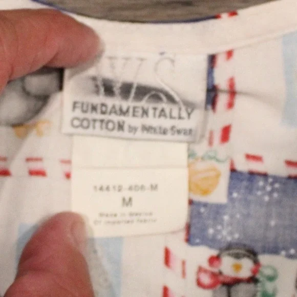 White Swan‎ Fundamentally Cotton Holiday Christmas Penguin Snowman Scrub Top M - Picture 2 of 8